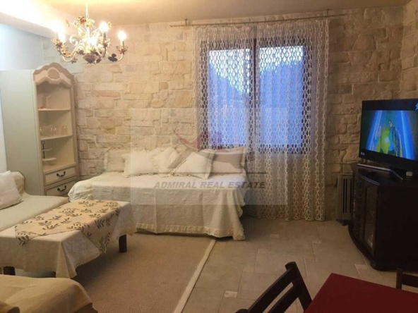 Дава се под наем Двустаен апартамент в Варна, Морска градина - 60 кв.м за 400 € - Снимка #1