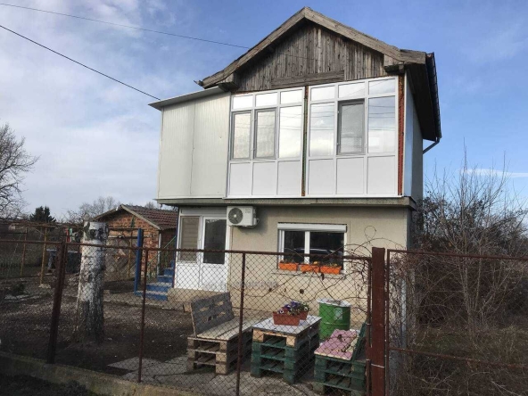 Къща в с. Безводица, Област Добрич - 70 кв.м за 772 €/кв.м - Снимка #1