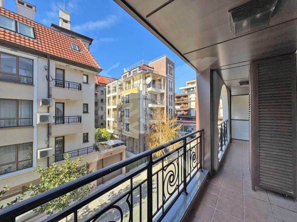 Двустаен апартамент в Поморие - 60 кв.м за 1967 €/кв.м - Снимка #1