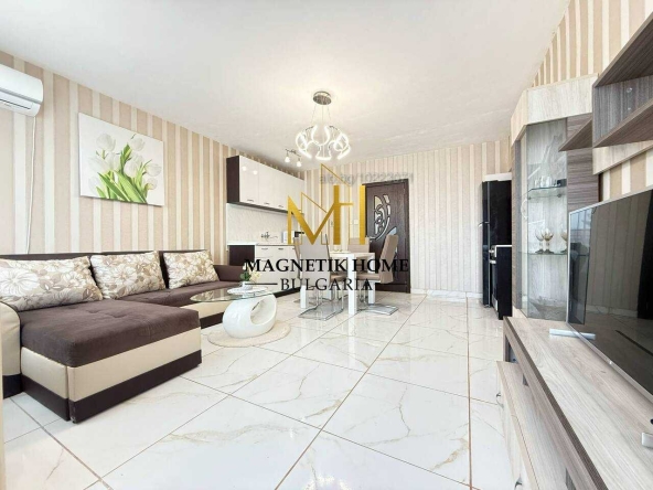 Дава се под наем Двустаен апартамент в Бургас, Център - 70 кв.м за 612 € - Снимка #1