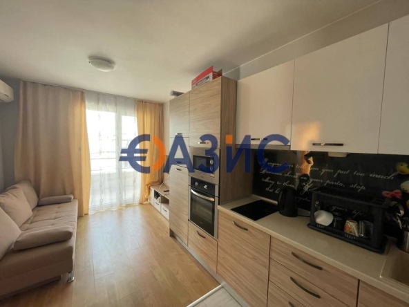 Двустаен апартамент в к.к. Слънчев бряг - 53 кв.м за 1284 €/кв.м - Снимка #1