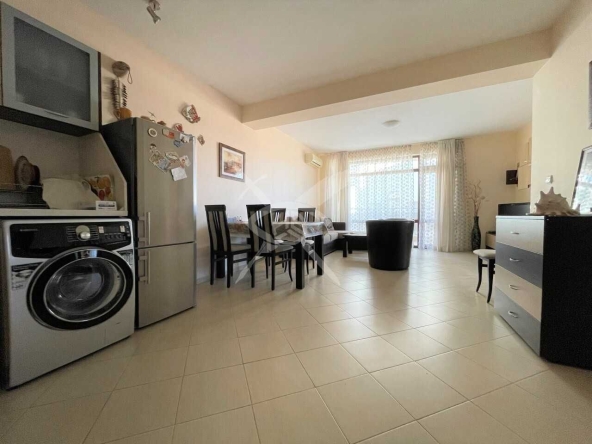 Двустаен апартамент в к.к. Слънчев бряг - 100 кв.м за 1100 €/кв.м - Снимка #1