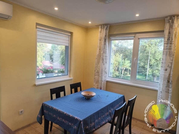 Дава се под наем Тристаен апартамент в Бургас, Център - 88 кв.м за 484.5 € - Снимка #1