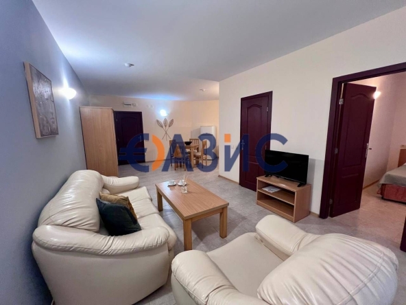 Двустаен апартамент в к.к. Слънчев бряг - 75 кв.м за 920 €/кв.м - Снимка #1