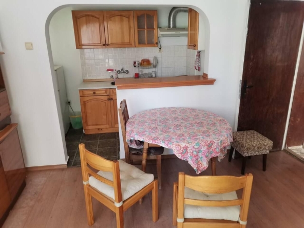 Дава се под наем Двустаен апартамент в Бургас, Лазур - 100 кв.м за 255 € - Снимка #1