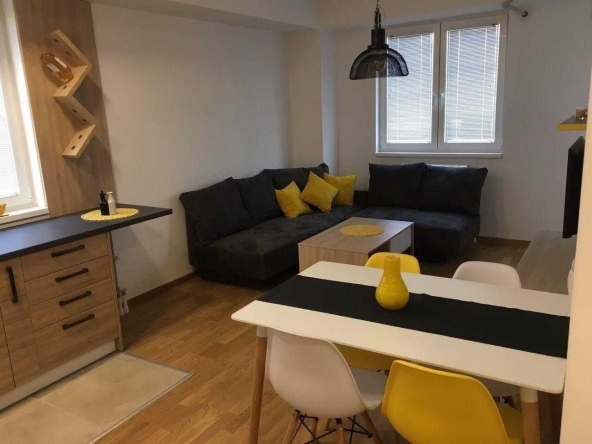 Дава се под наем Двустаен апартамент в Бургас, Възраждане - 57 кв.м за 219.3 € - Снимка #1