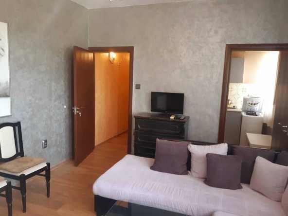 Дава се под наем Едностаен апартамент в Пловдив, Тракия - 32 кв.м за 300 € - Снимка #1