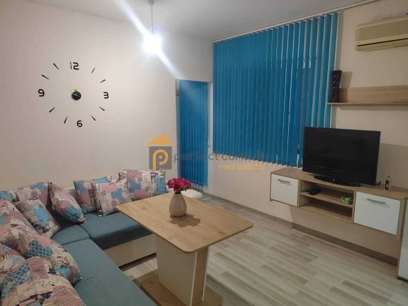 Дава се под наем Двустаен апартамент в Пловдив, Тракия - 40 кв.м за 325 € - Снимка #1