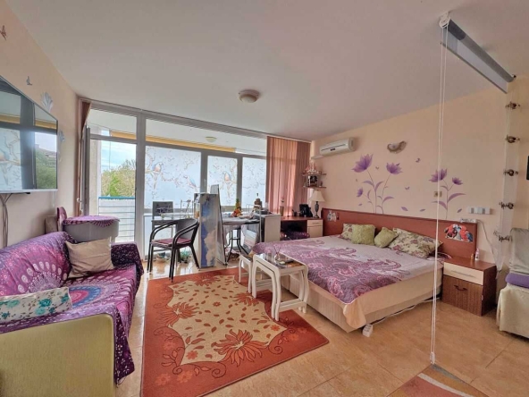 Едностаен апартамент в к.к. Слънчев бряг - 47 кв.м за 1107 €/кв.м - Снимка #1