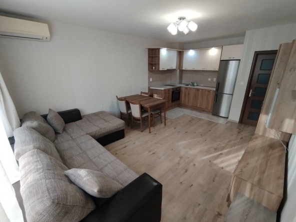 Дава се под наем Двустаен апартамент в Бургас, Изгрев - 65 кв.м за 408 € - Снимка #1
