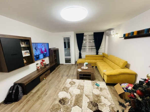 Дава се под наем Тристаен апартамент в Пловдив, Кършияка - 120 кв.м за 714 € - Снимка #1