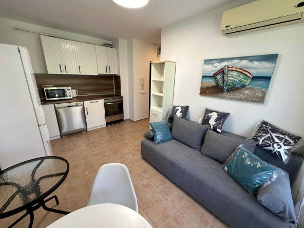 Двустаен апартамент в к.к. Слънчев бряг - 50 кв.м за 1380 €/кв.м - Снимка #1