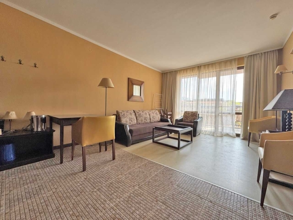 Двустаен апартамент в к.к. Слънчев бряг - 69 кв.м за 1283 €/кв.м - Снимка #1