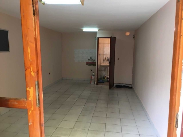 Дава се под наем Гараж / Паркомясто в Варна, Център - 24 кв.м за 153 € - Снимка #1
