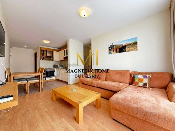 Дава се под наем Тристаен апартамент в к.к. Слънчев бряг - 85 кв.м за 714 € - Снимка #1