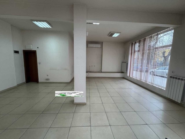Дава се под наем Магазин в Пловдив, Мараша - 60 кв.м за 433.5 € - Снимка #1