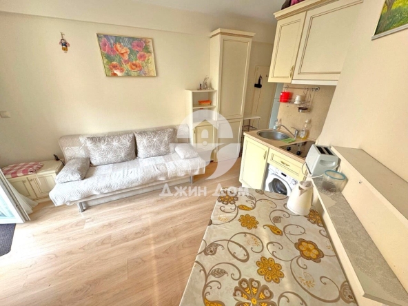 Двустаен апартамент в к.к. Слънчев бряг - 50 кв.м за 1370 €/кв.м - Снимка #1