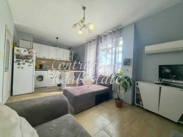 Дава се под наем Двустаен апартамент в Варна, Център - 80 кв.м за 663 € - Снимка #1