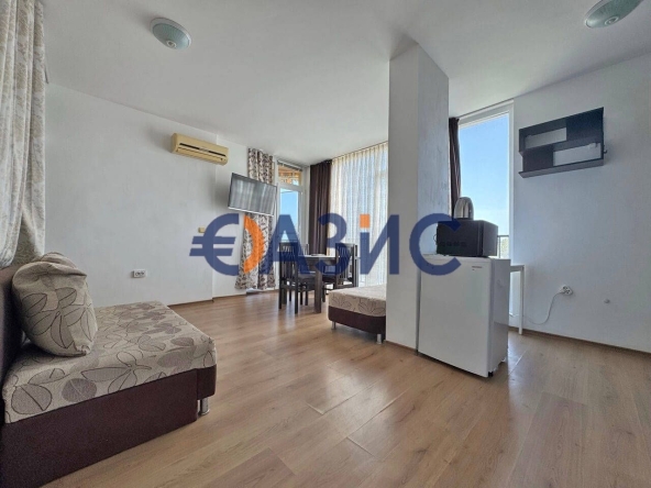 Двустаен апартамент в к.к. Слънчев бряг - 65 кв.м за 1016 €/кв.м - Снимка #1