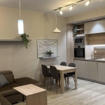 Дава се под наем Двустаен апартамент в Бургас, Славейков - 80 кв.м за 765 € - Снимка #1