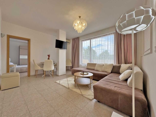 Тристаен апартамент в к.к. Слънчев бряг - 83 кв.м за 1205 €/кв.м - Снимка #1