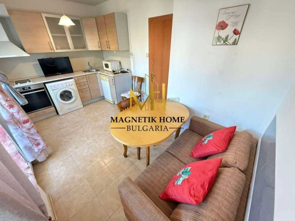 Дава се под наем Тристаен апартамент в Бургас, Братя Миладинови - 78 кв.м за 433.5 € - Снимка #1