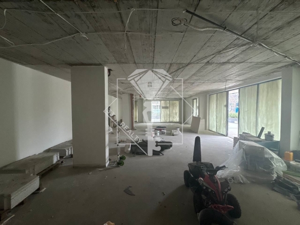 Магазин в Пловдив, Христо Смирненски - 495 кв.м за 1415 €/кв.м - Снимка #1