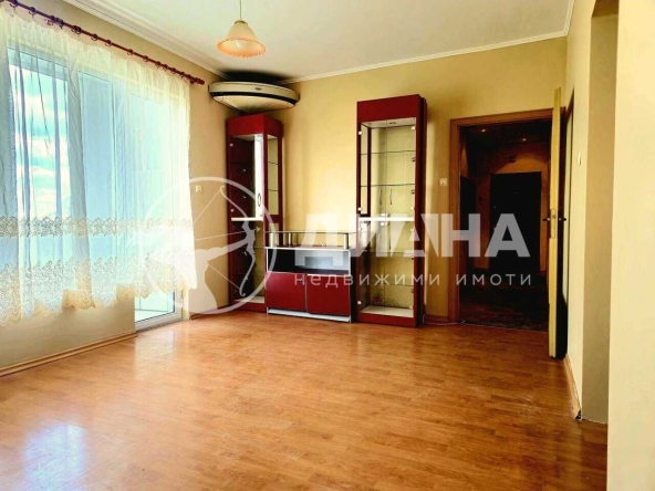 Тристаен апартамент в Пловдив, Център - 92 кв.м за 1490 €/кв.м - Снимка #1