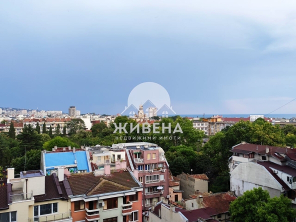 Тристаен апартамент в Варна, Център - 120 кв.м за 2284 €/кв.м - Снимка #1