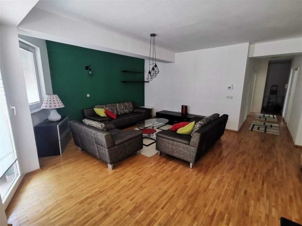 Дава се под наем Двустаен апартамент в Бургас, Лазур - 56 кв.м за 234.6 € - Снимка #1