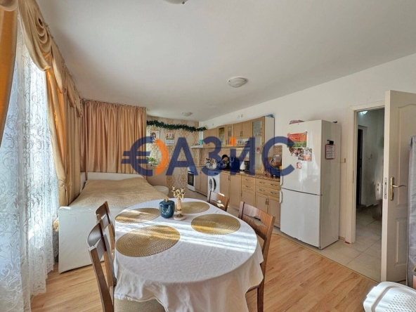 Двустаен апартамент в к.к. Слънчев бряг - 60 кв.м за 1100 €/кв.м - Снимка #1