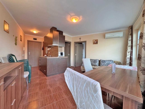 Двустаен апартамент в к.к. Слънчев бряг - 54 кв.м за 1241 €/кв.м - Снимка #1