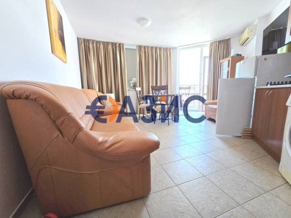 Тристаен апартамент в к.к. Слънчев бряг - 77 кв.м за 1312 €/кв.м - Снимка #1