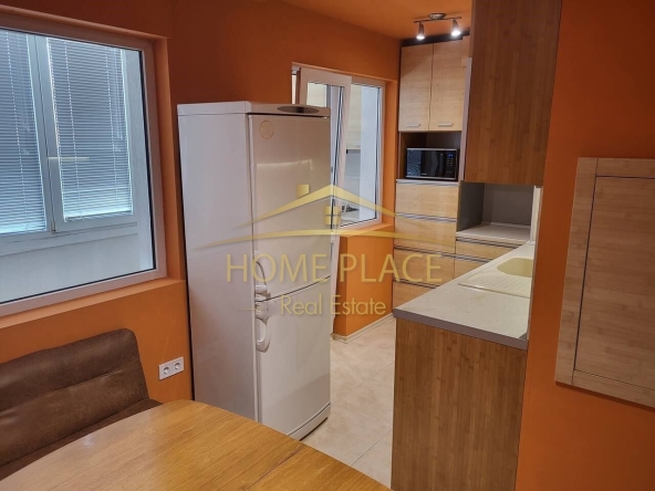 Дава се под наем Тристаен апартамент в Варна, Цветен квартал - 72 кв.м за 561 € - Снимка #1