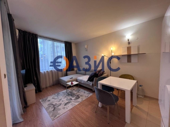 Двустаен апартамент в к.к. Слънчев бряг - 62 кв.м за 1081 €/кв.м - Снимка #1