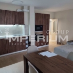 Дава се под наем Тристаен апартамент в Варна, Конфуто - 86 кв.м за 765 € - Снимка #1