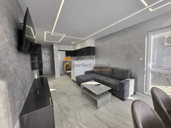 Дава се под наем Тристаен апартамент в Пловдив, Съдийски - 105 кв.м за 700 € - Снимка #1