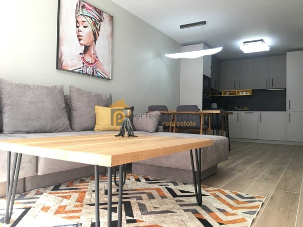 Дава се под наем Двустаен апартамент в Пловдив, Център - 80 кв.м за 550 € - Снимка #1