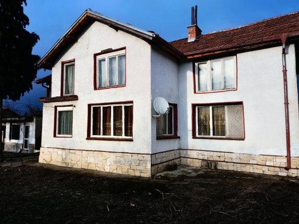 Къща в с. Долни Богров, Област София-град - 188 кв.м за 1170 €/кв.м - Снимка #1