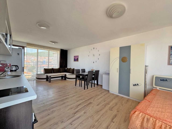 Двустаен апартамент в к.к. Слънчев бряг - 106 кв.м за 1312 €/кв.м - Снимка #1