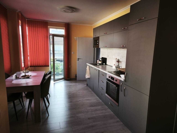 Тристаен апартамент в Бургас, Сарафово - 94 кв.м за 2054 €/кв.м - Снимка #1