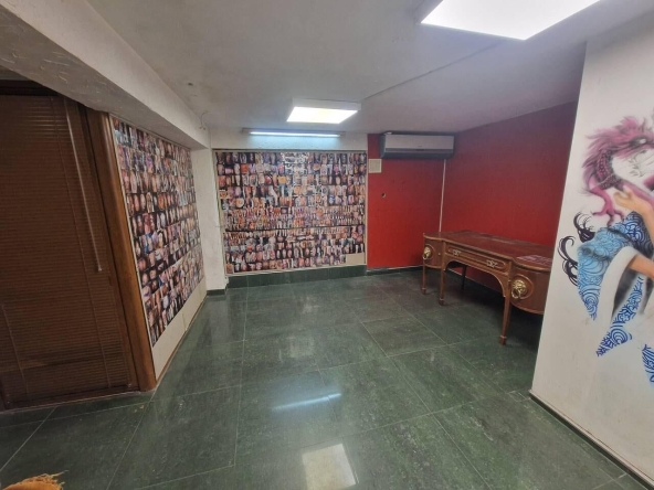 Дава се под наем Магазин в Бургас, Център - 20 кв.м за 255 € - Снимка #1