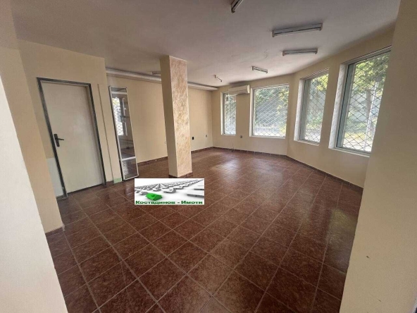 Дава се под наем Магазин в Пловдив, Каменица 1 - 35 кв.м за 408 € - Снимка #1