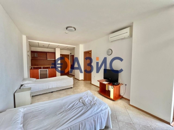 Двустаен апартамент в к.к. Слънчев бряг - 71 кв.м за 1000 €/кв.м - Снимка #1