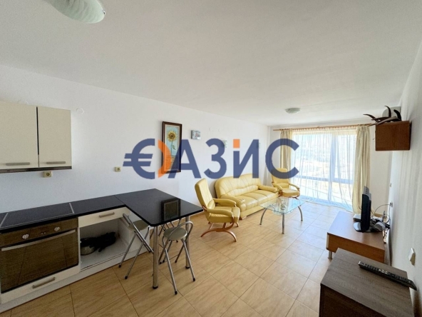 Двустаен апартамент в к.к. Слънчев бряг - 65 кв.м за 1768 €/кв.м - Снимка #1