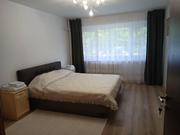 Дава се под наем Тристаен апартамент в Бургас, Изгрев - 90 кв.м за 510 € - Снимка #1