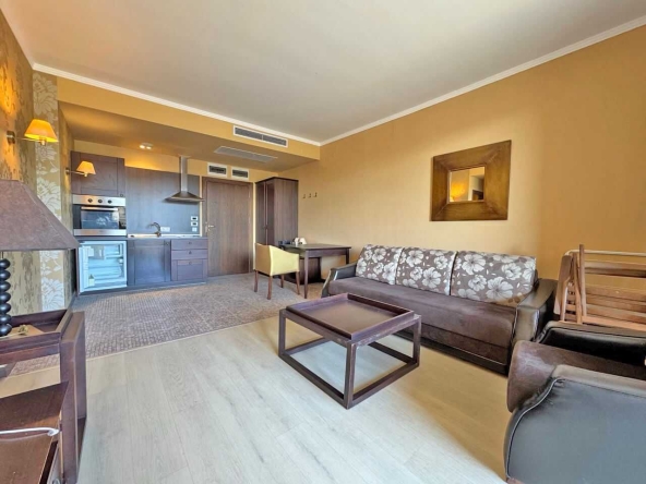 Двустаен апартамент в к.к. Слънчев бряг - 73 кв.м за 1274 €/кв.м - Снимка #1