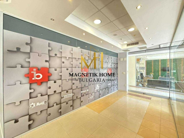 Дава се под наем Офис в Бургас, Център - 17 кв.м за 306 € - Снимка #1