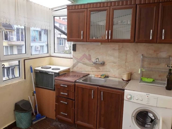 Дава се под наем Тристаен апартамент в Варна, Спортна зала - 70 кв.м за 500 € - Снимка #1