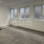 Дава се под наем Офис в Шумен, Център - 40 кв.м за 275.4 € - Снимка #1